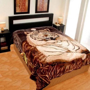 Frazada Simil Piel con Motivo de...