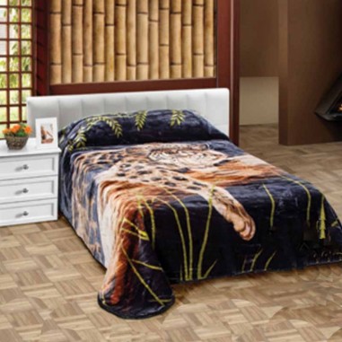 Frazada Simil Piel con Motivo de...